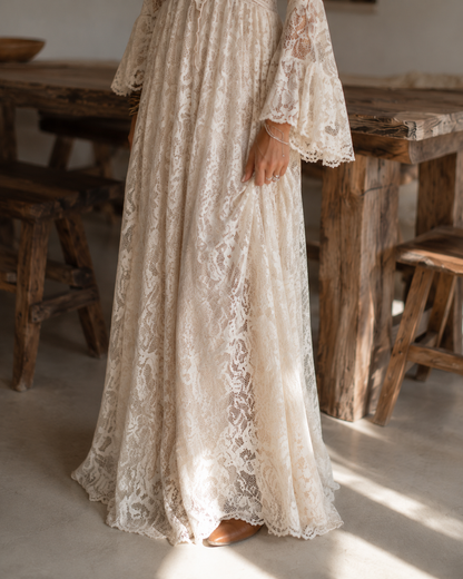 Serena | Vestido Maxi de Encaje con Mangas de Campana, Marfil