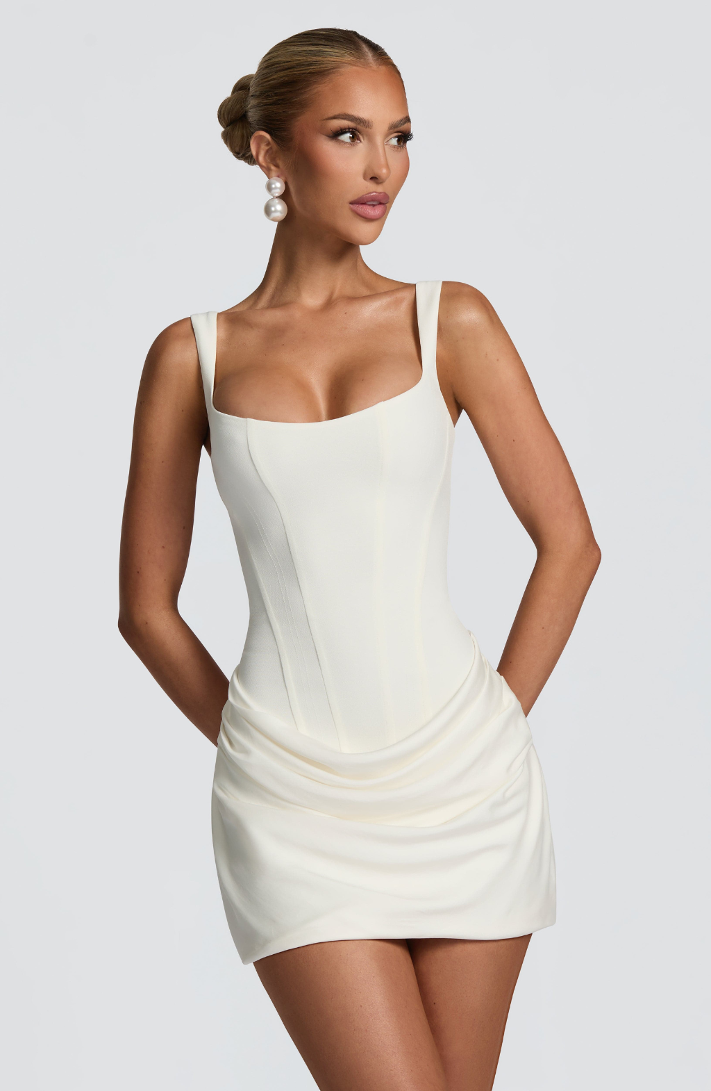 Olivia - Vestido Mini Reloj de Arena