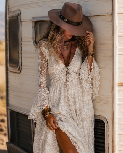 Serena | Vestido Maxi de Encaje con Mangas de Campana, Marfil
